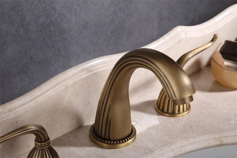 Antique Brass Basin Faucets Classic Bathroom Sink Faucet