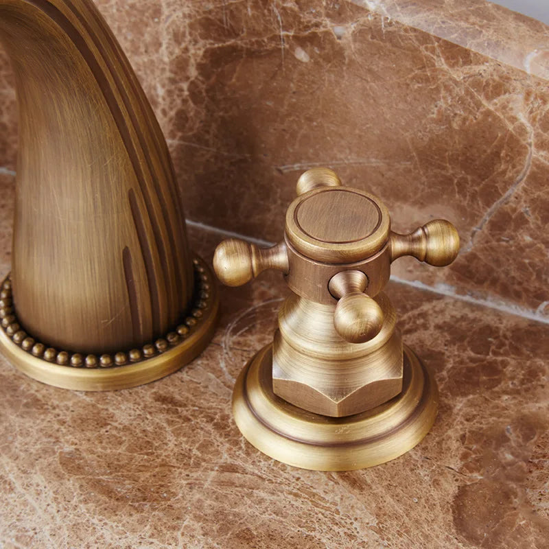 Antique Brass Basin Faucets Classic Bathroom Sink Faucet