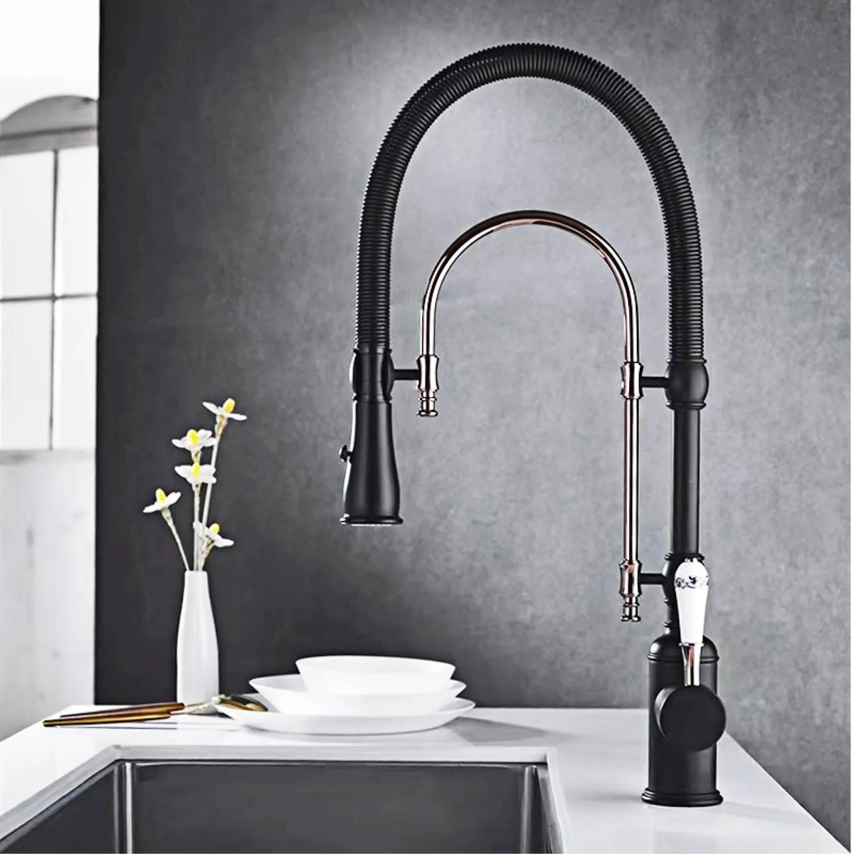 Aitana Luxury Golden Brass Faucet Retro Design Handle