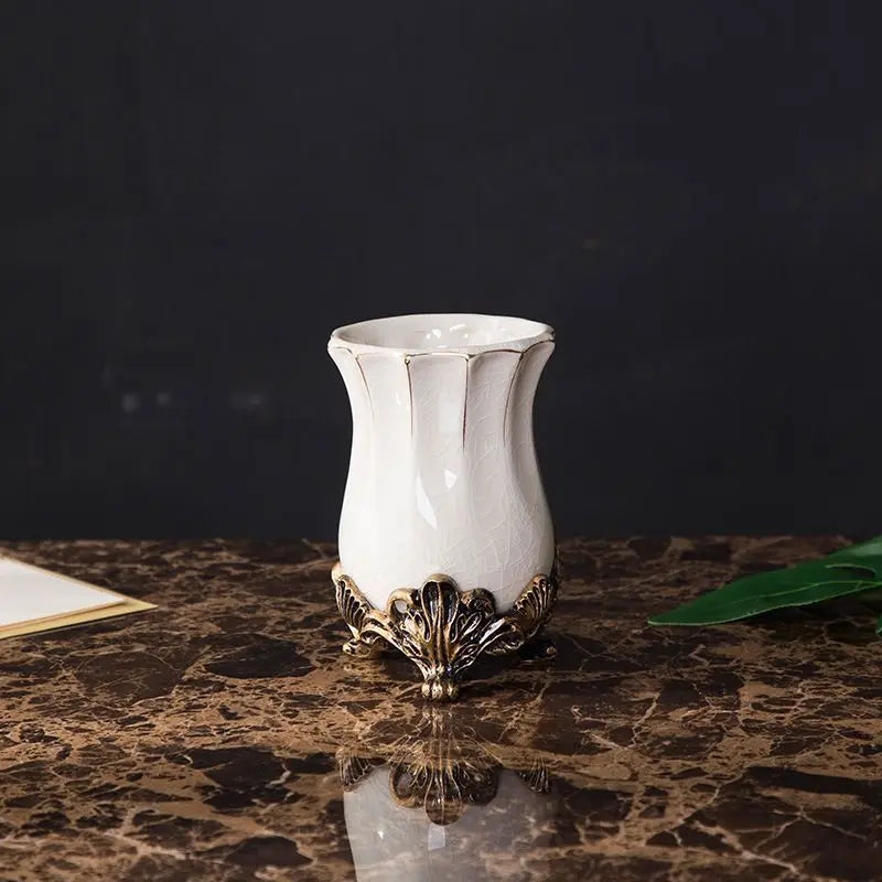 European-Style White Porcelain Lotion Bottle Rinsing Cup