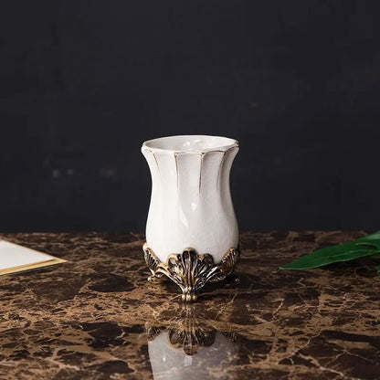 European-Style White Porcelain Lotion Bottle Rinsing Cup