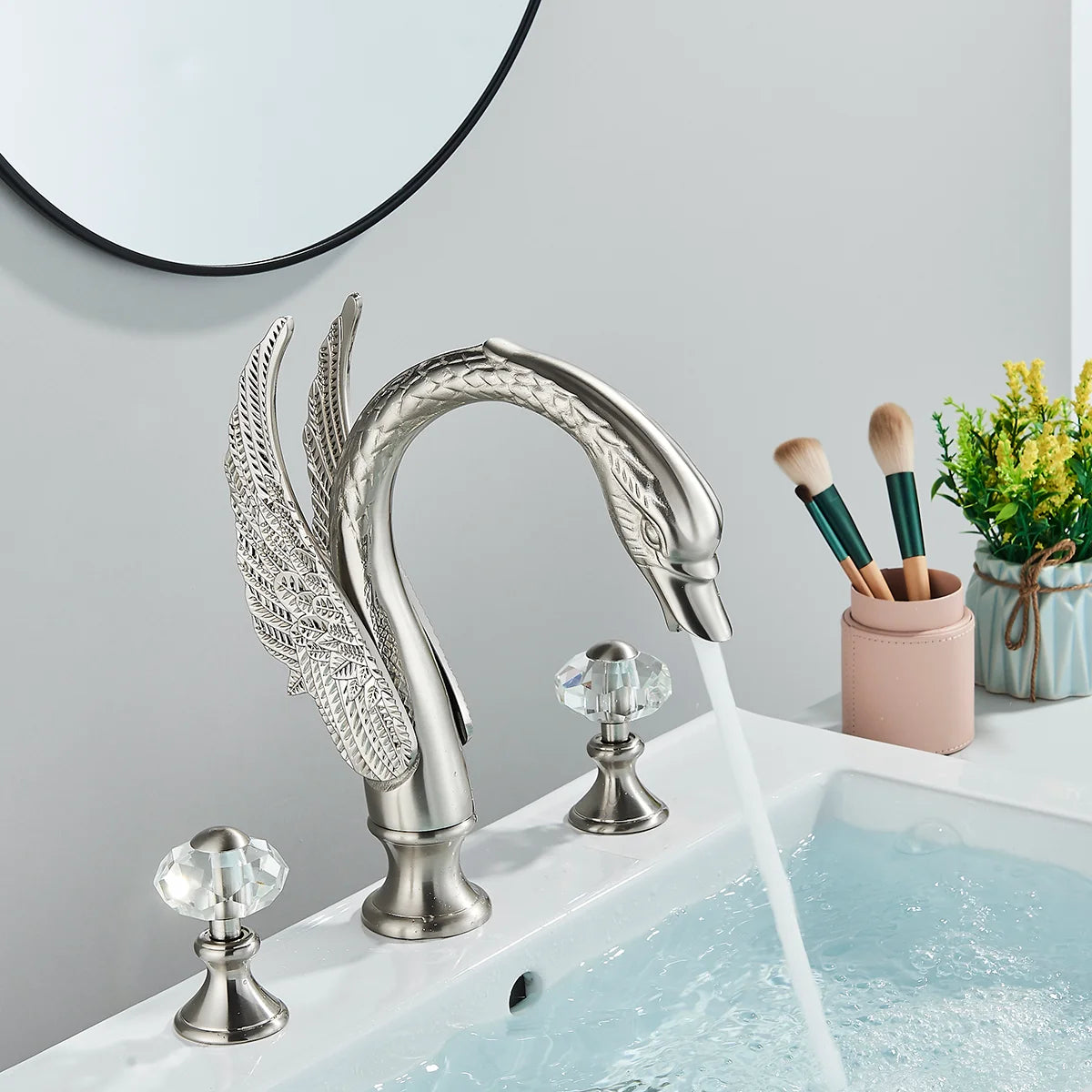 Golden Bathroom Faucet Swan/Bird Shape Basin Faucet Tap