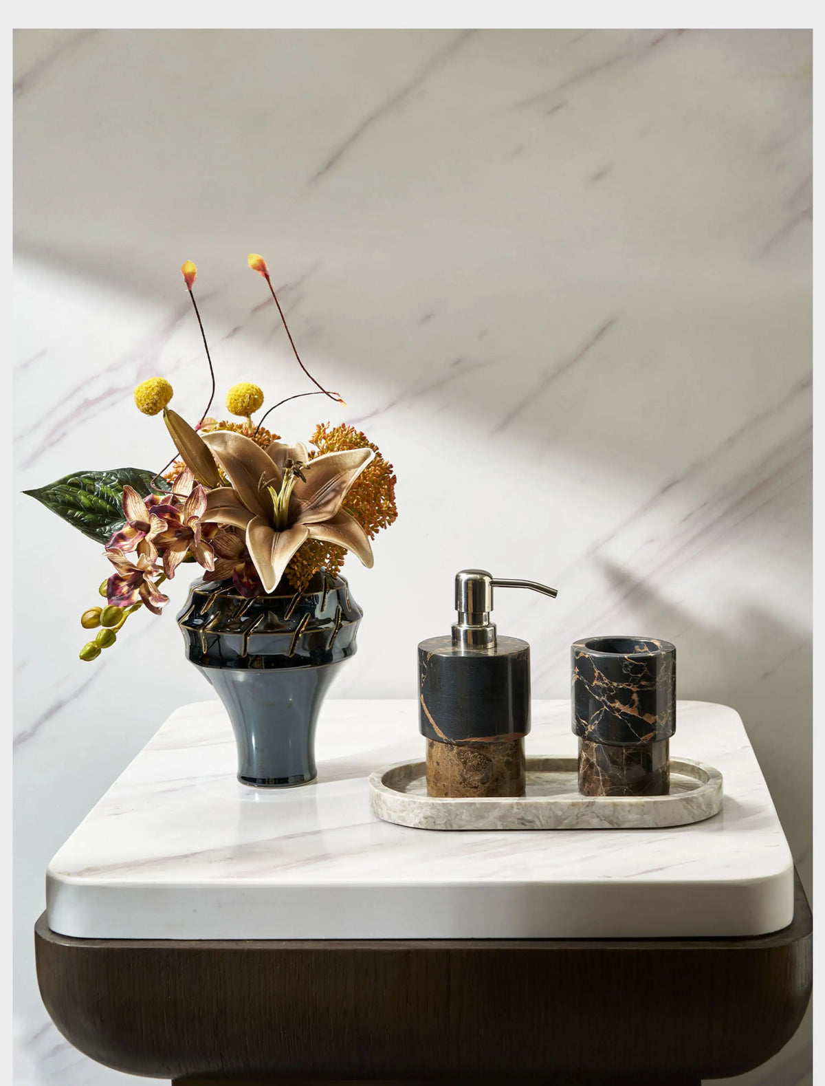 Nordic Color-Blocked Marble Lotion Bottle Aromatherapy Tray