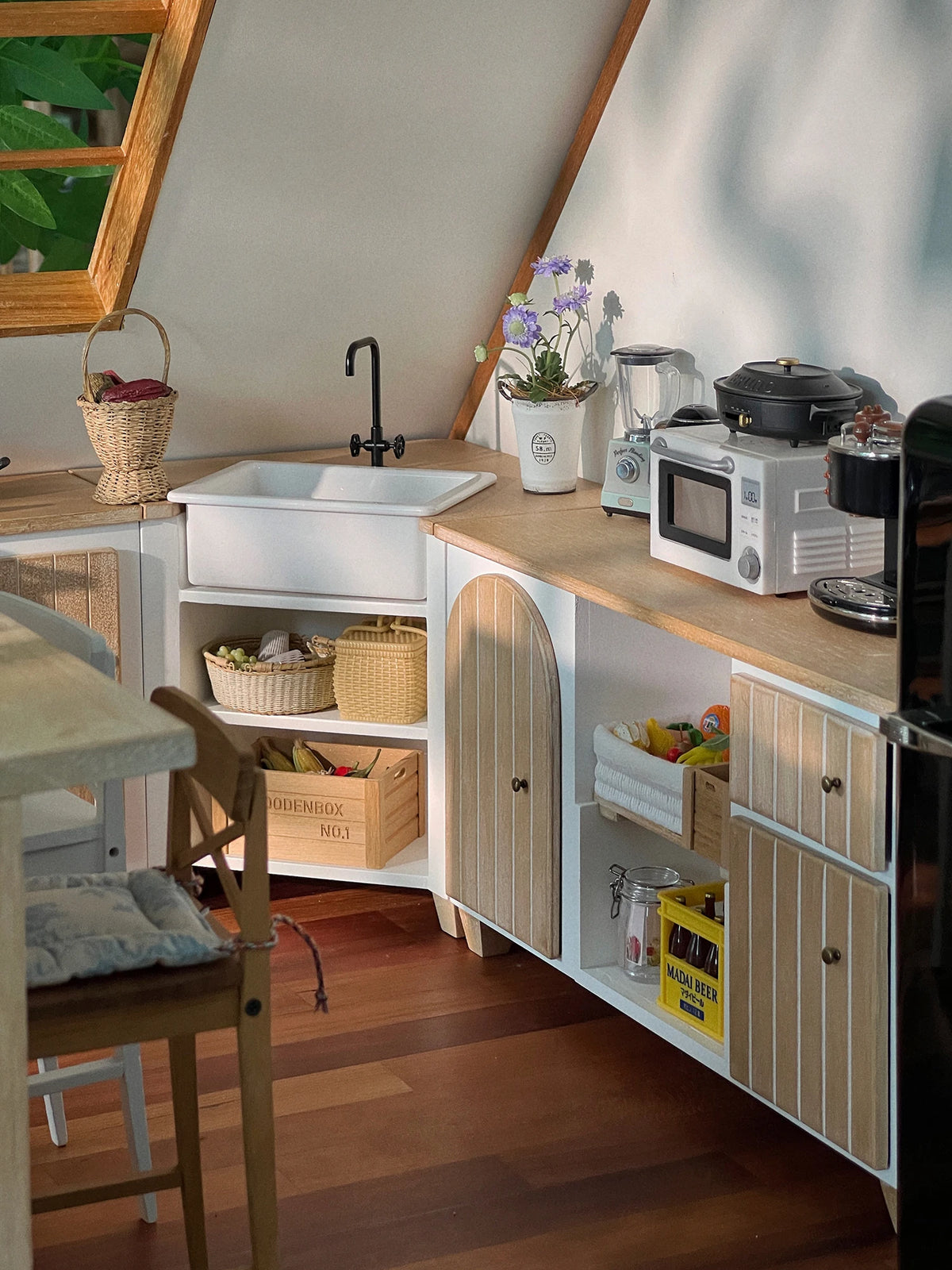 Solid Wood Metal Corner Sink Cabinet Door Cabinet