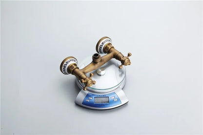Retro Shower Faucets Antique Brass Ceramics Bathtub Faucets