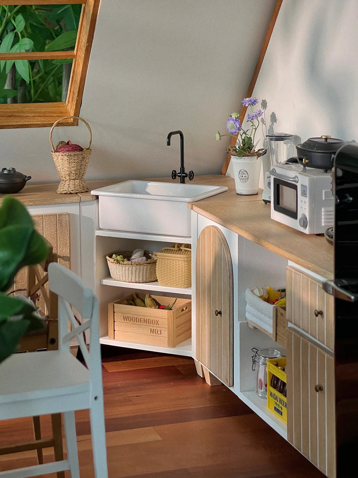 Solid Wood Metal Corner Sink Cabinet Door Cabinet
