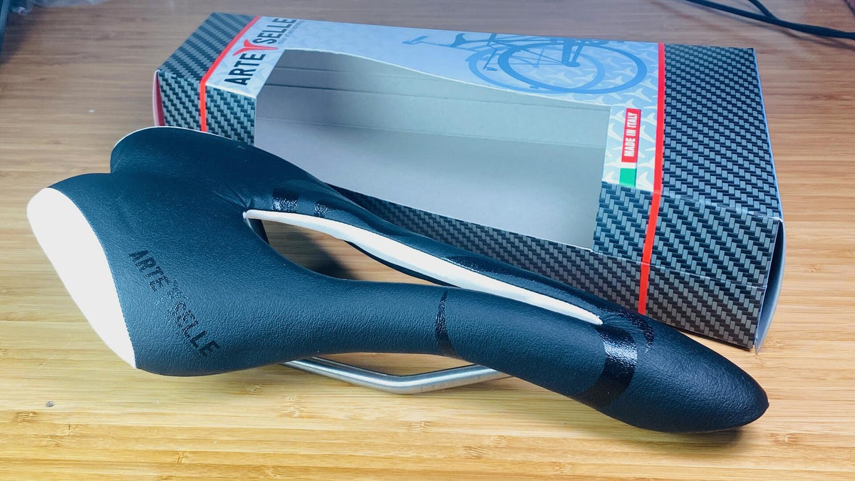 ARTE SELLE Carbon Titanium Rail Black/White Cutout Racing Saddle Made in Italy 1