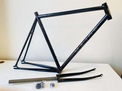 Hennessy / Affinity Major Taylor Cr-Mo Frame & Fork Set 55cm Medium 1