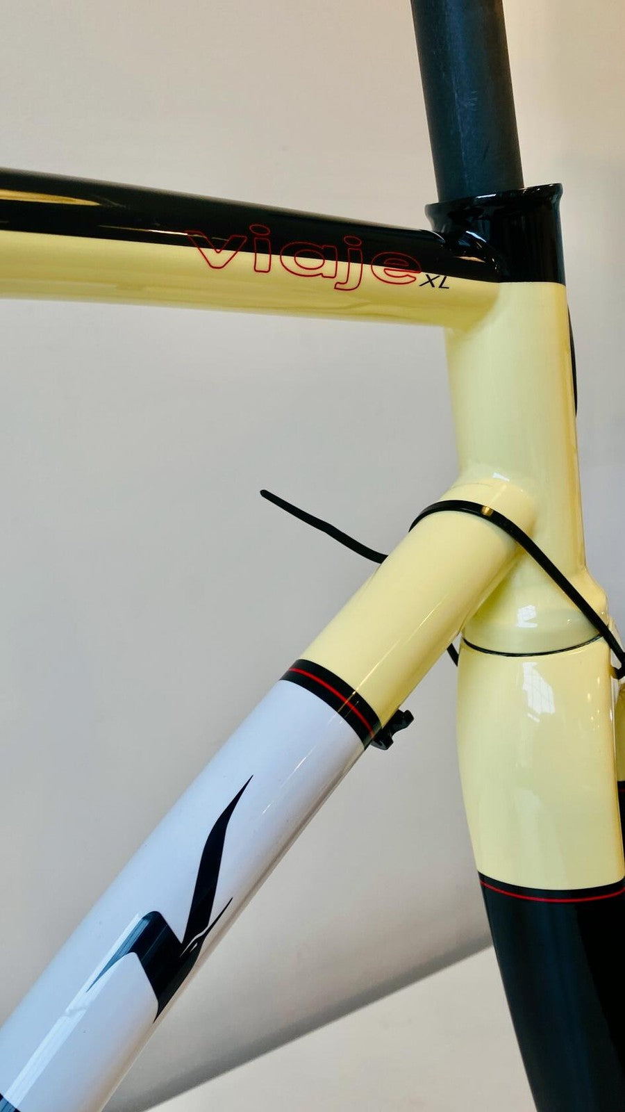 Volagi Viaje XL Cream Cr-Mo Frame & Full Carbon Fork 55cm BB386EVO 7