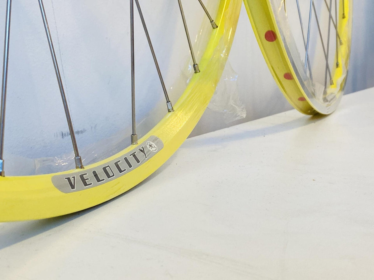 Velocity AEROHEAD 700c Track/Fixie Clincher Wheelset 32h Fix/Free 100/120 Yellow 2