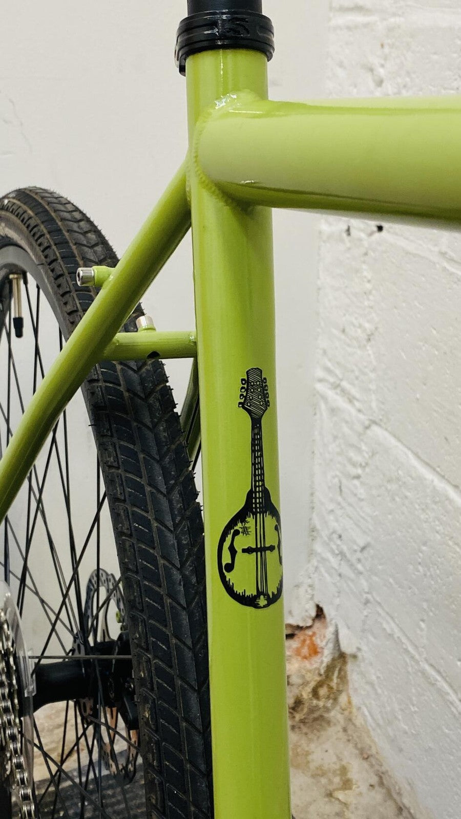 Surly Disc Trucker Bike - 700c Steel Pea Lime Soup 56cm - Altus 12