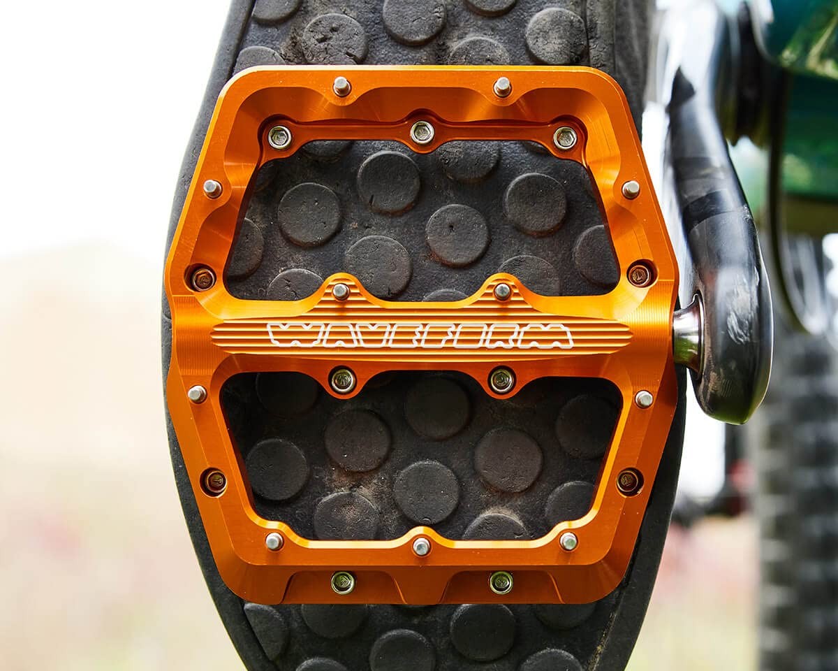 Wolf Tooth Waveform Aluminum Platform Pedals - Black, Large 8