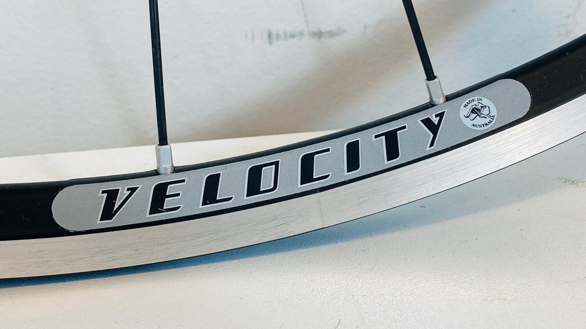 Velocity ESCAPE 700c Tubular Wheelset 24h-F / 28h-R 8-10 Speed 100/130 - Ti Gray 4