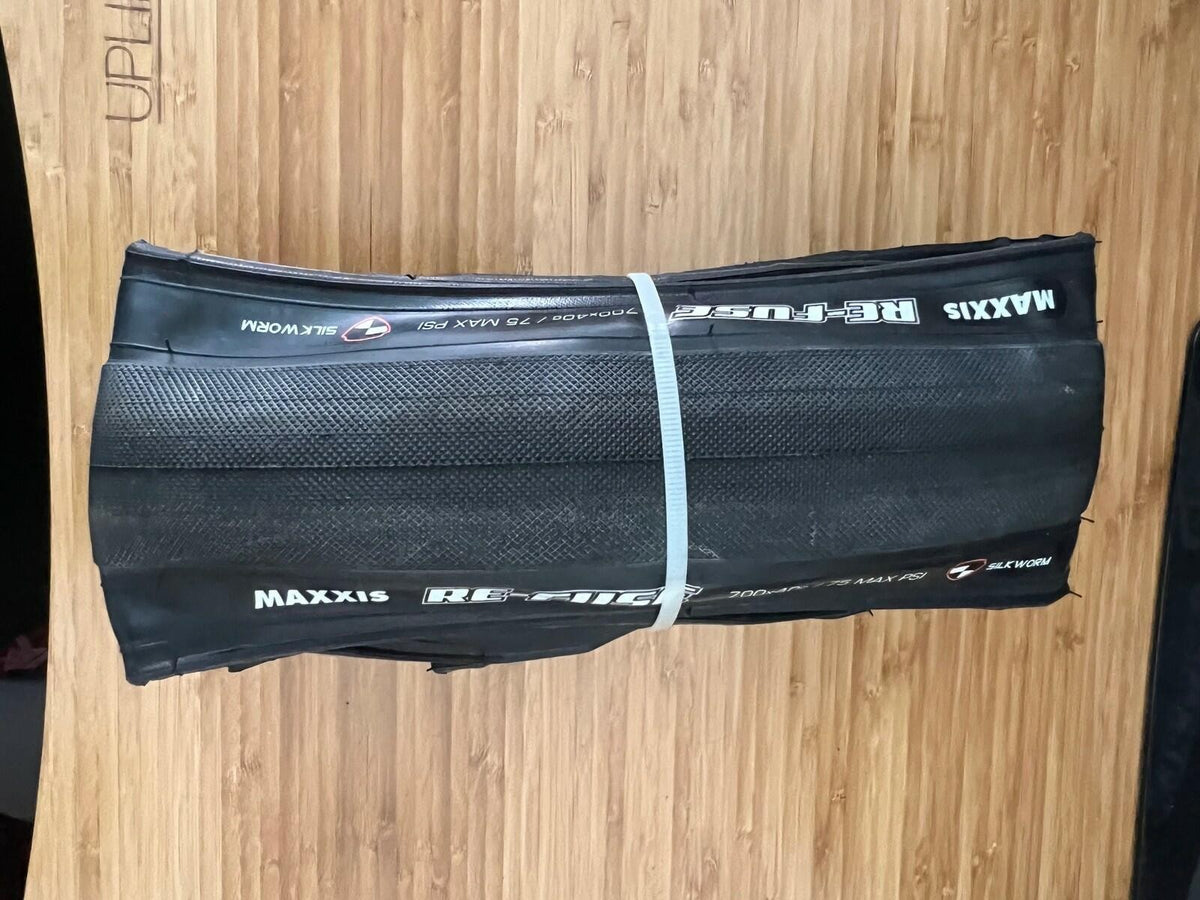 Maxxis Re-Fuse Folding Bicycle Tire 700x40c Black Road Commuter Fixed 1