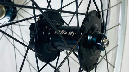 Velocity AeroHEAT 26" MTB Wheelset 32h 8-10 Speed 100/135 - Black/Silver 5