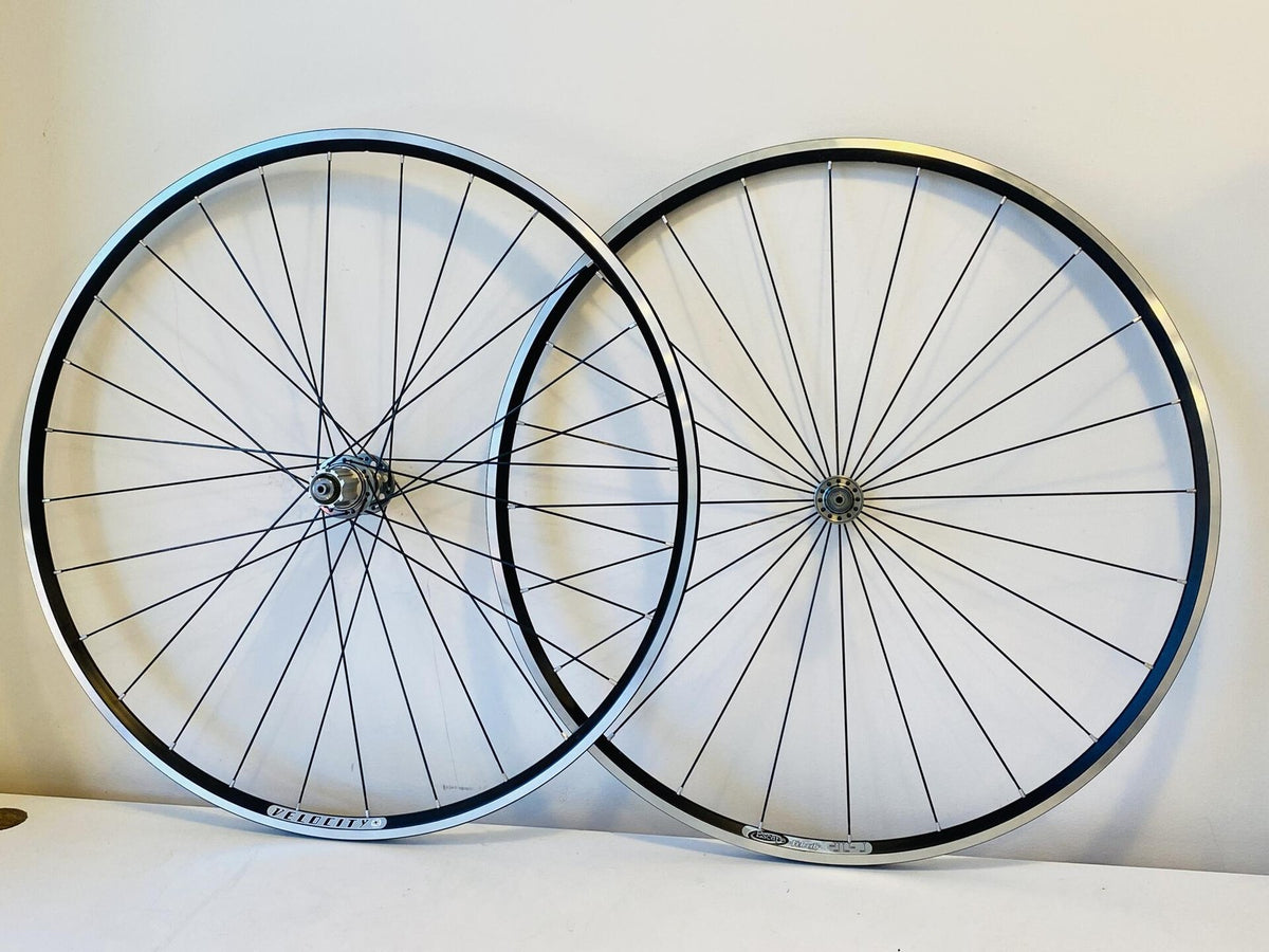 Velocity Escape 700c Tubular Road Wheelset 24/28h 100/130 8-10s Campy - Black 1
