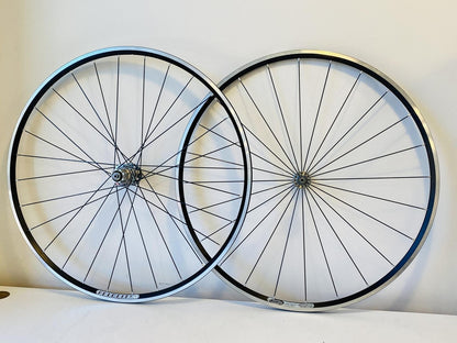 Velocity Escape 700c Tubular Road Wheelset 24/28h 100/130 8-10s Campy - Black 1