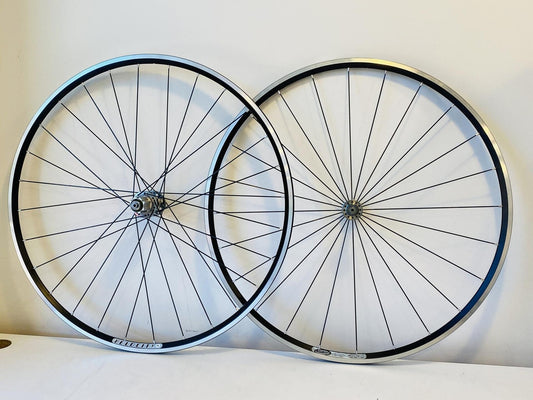 Velocity Escape 700c Tubular Road Wheelset 24/28h 100/130 8-10s Campy - Black 1