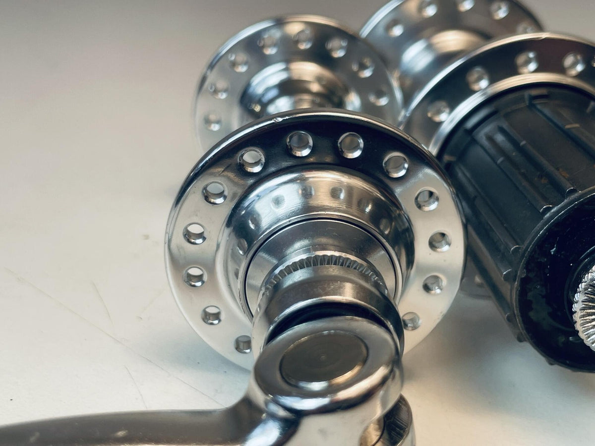 Unused Velocity Standard 32h Road Hub Set F100mm / R130mm HG 8/9/10s DynaSys 5