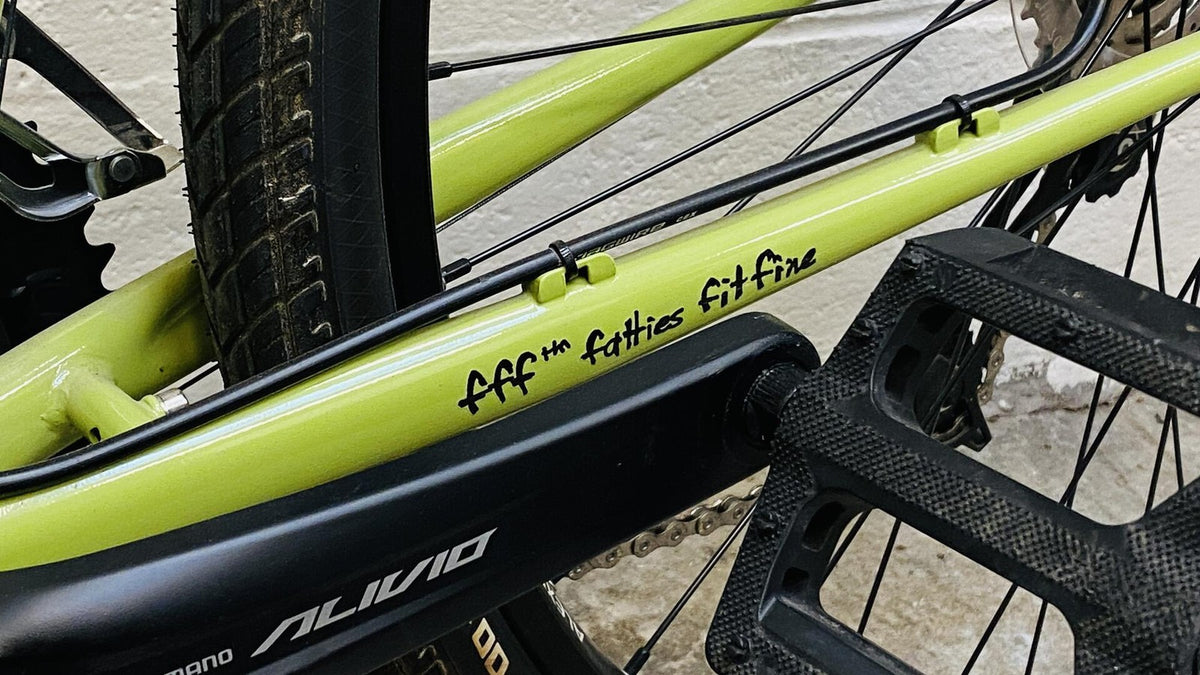 Surly Disc Trucker Bike - 700c Steel Pea Lime Soup 56cm - Altus 11