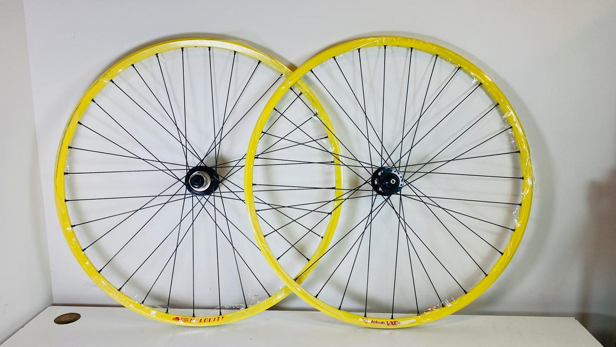 Velocity VXC 26" MTB Disc Wheelset 32h 6-Bolt 8-10 Speed 100/135 - Yellow/Black 1
