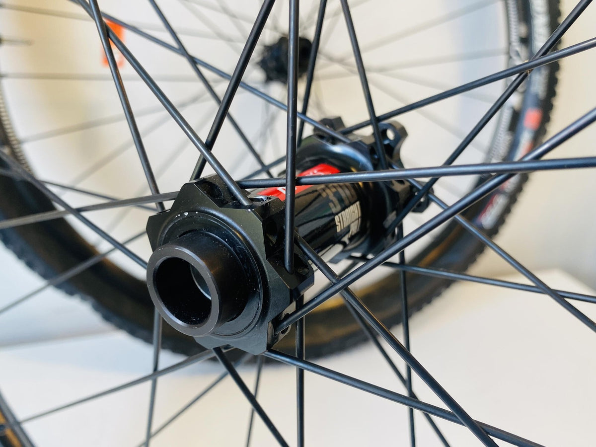 DT Swiss 370 27.5 MTB Tubeless Wheelset 28h X392 Ardent Race 12x142 15x100 10s 7
