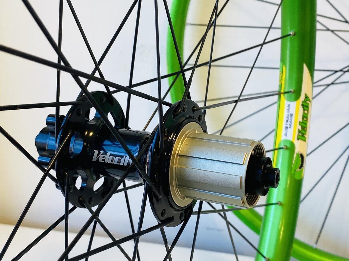 Velocty P-35 700c MTB/Gravel Clincher Wheelset 32h 8-10s 100/135mm - Anti Green 7