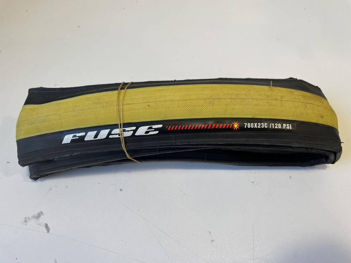 Vintage NOS Maxxis FUSE 700x23c Yellow Folding Tire 1