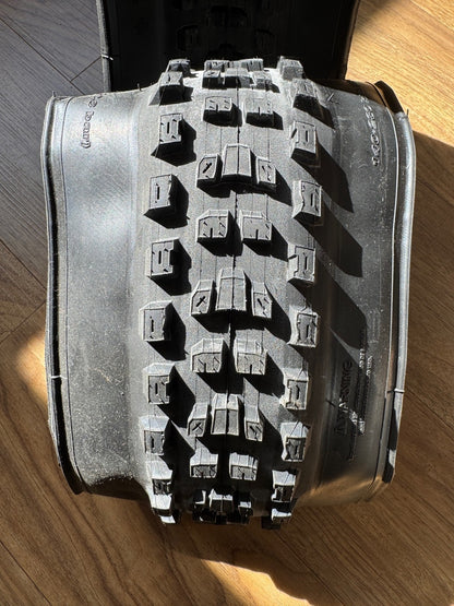 Maxxis Dissector Tire 29x2.6 Tubeless Folding Black Dual Compound EXO Wide Trail 1