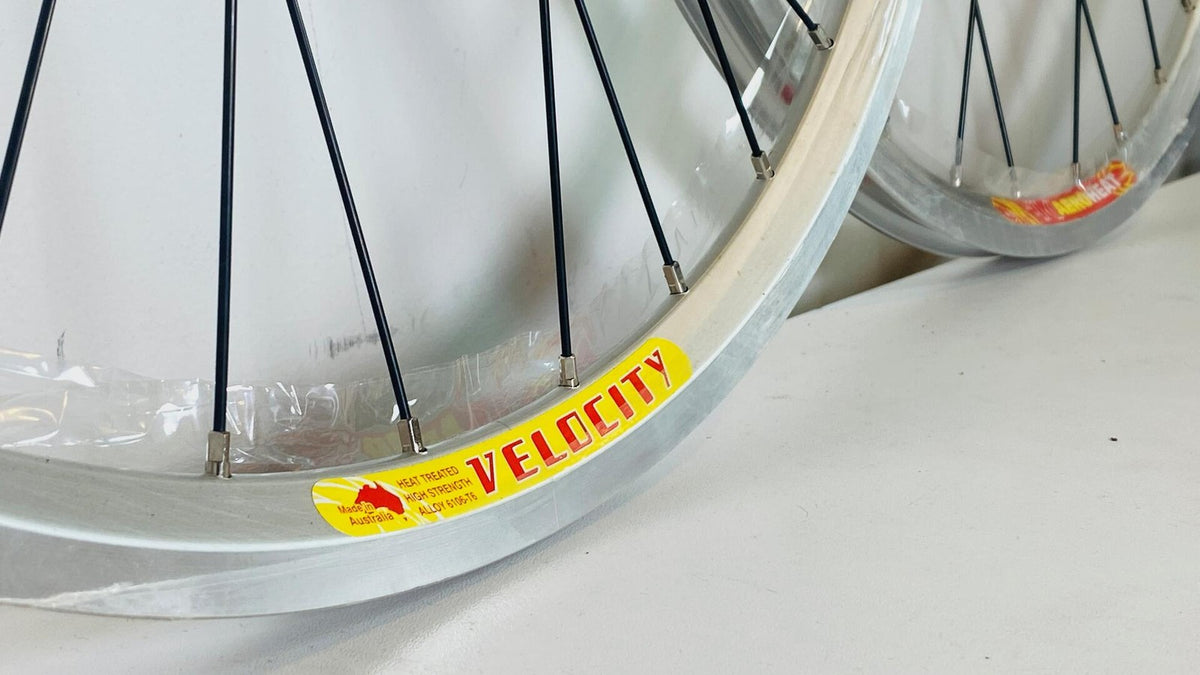 Velocity AeroHEAT 26" MTB Wheelset 32h 8-10 Speed 100/135 - Black/Silver 2