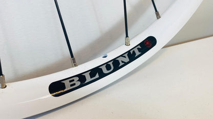 Velocity BLUNT 650b Disc Wheelset 32h 8-10 Speed 100/135 - White 2