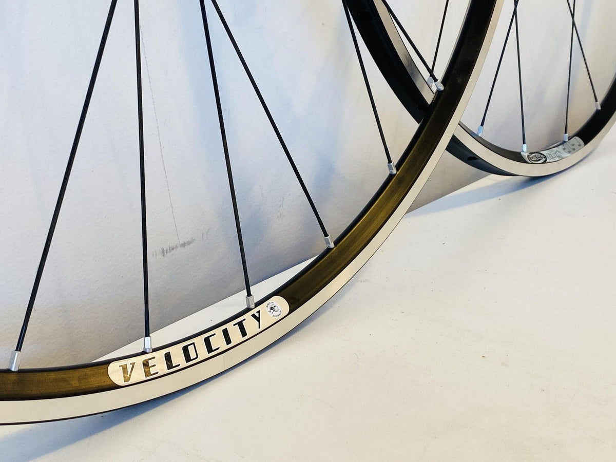 Velocity Escape 700c Tubular Road Wheelset 24/28h 100/130 8-10s Campy - Black 2
