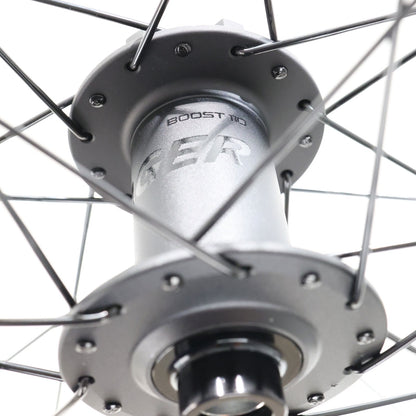 Bontrager Line Carbon 30 TLR 27.5 Front Wheel Boost 110 6-Bolt OCLV 6