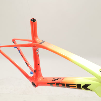 Trek Project 1 Domane SLR Gen 3 Frame, Coral Yellow Fade 3