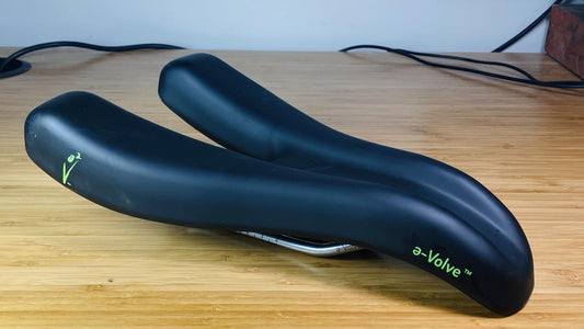 V-o2 e-Volve Cycling Saddle Model V2-o2 Med. Foam 2.2-0.6" HC-RS Rails 1
