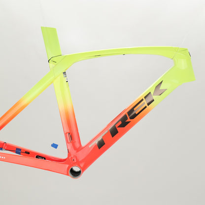 Trek Project 1 Madone SLR Gen 6 Disc Frame 56cm Coral Yellow Fade 2022 5