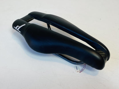 NOS Dash Strike Saddle Narrow 48mm Black Carbon Fiber 130g Gen 1 1