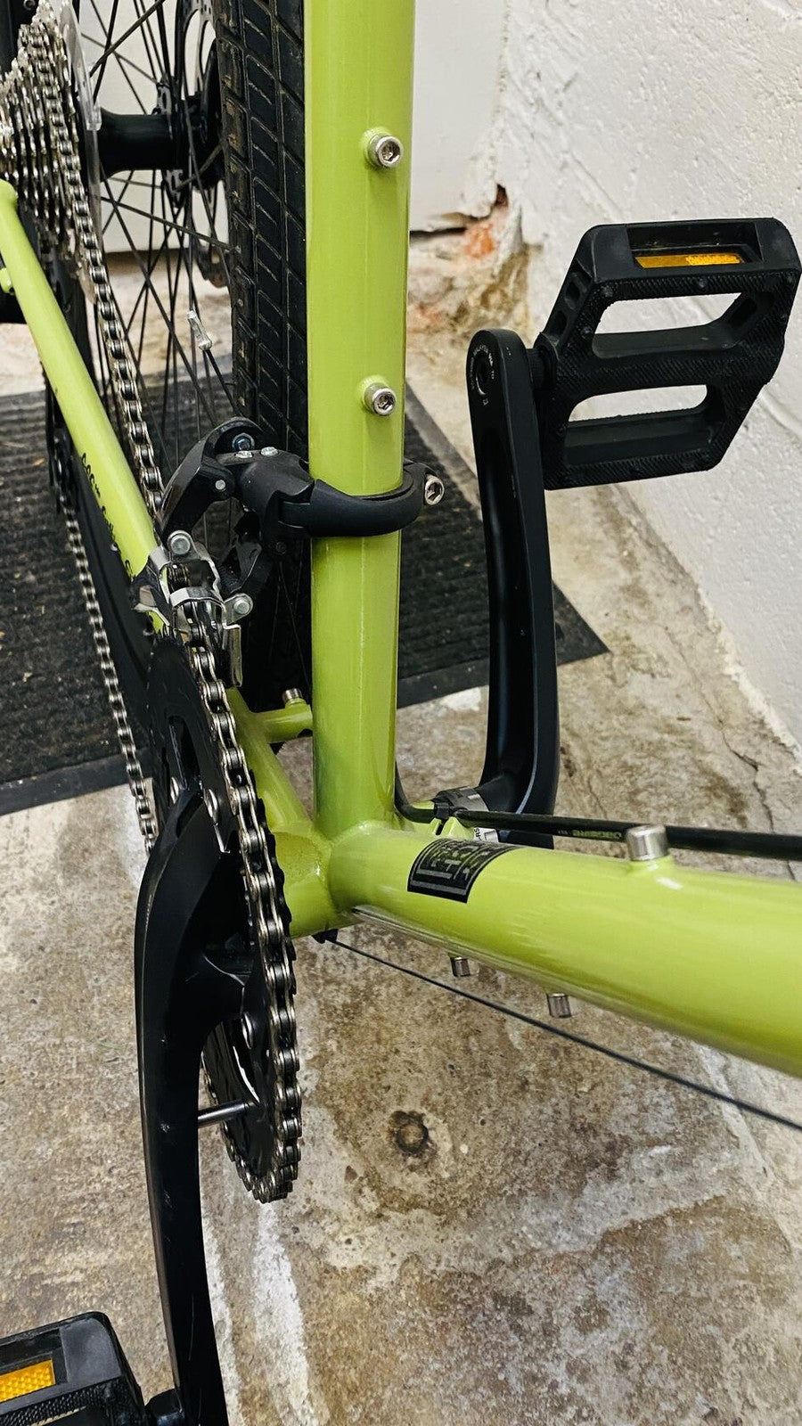 Surly Disc Trucker Bike - 700c Steel Pea Lime Soup 56cm - Altus 5