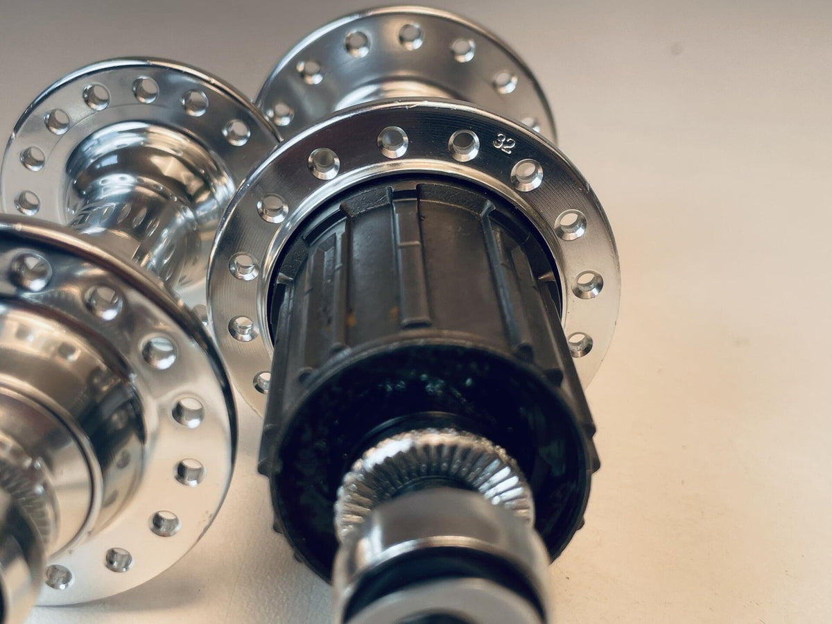 Unused Velocity Standard 32h Road Hub Set F100mm / R130mm HG 8/9/10s DynaSys 6