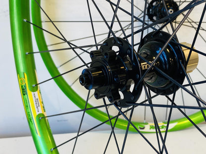 Velocty P-35 700c MTB/Gravel Clincher Wheelset 32h 8-10s 100/135mm - Anti Green 8