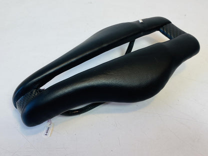 NOS Dash Strike Saddle Narrow 48mm Black Carbon Fiber 130g Gen 1 2