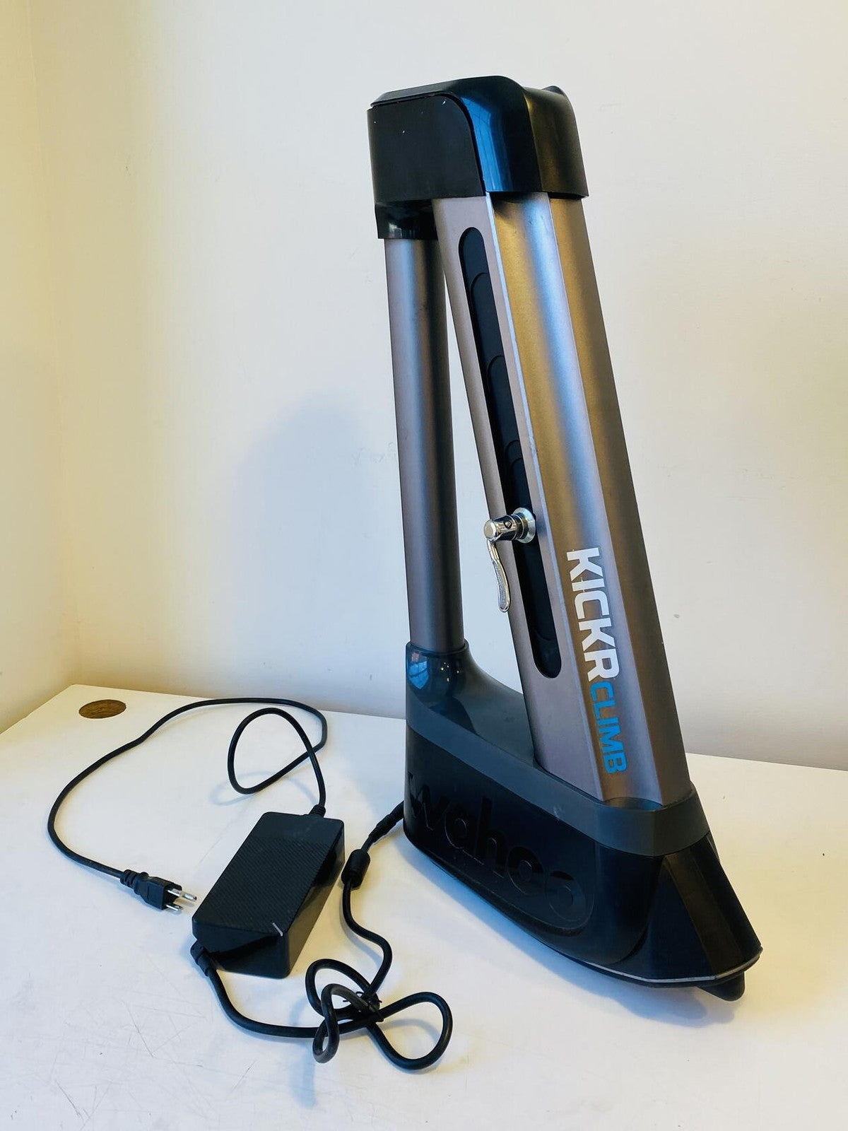 Wahoo Fitness KICKR Climb Simulator WFBKTR5 - Light Use, Great Condition 1