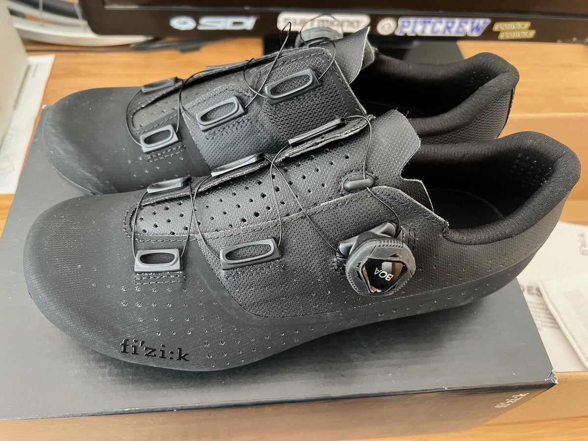 Fizik Tempo Overcurve R4 Wide Black/Black EU 40.5 Road Shoes 1