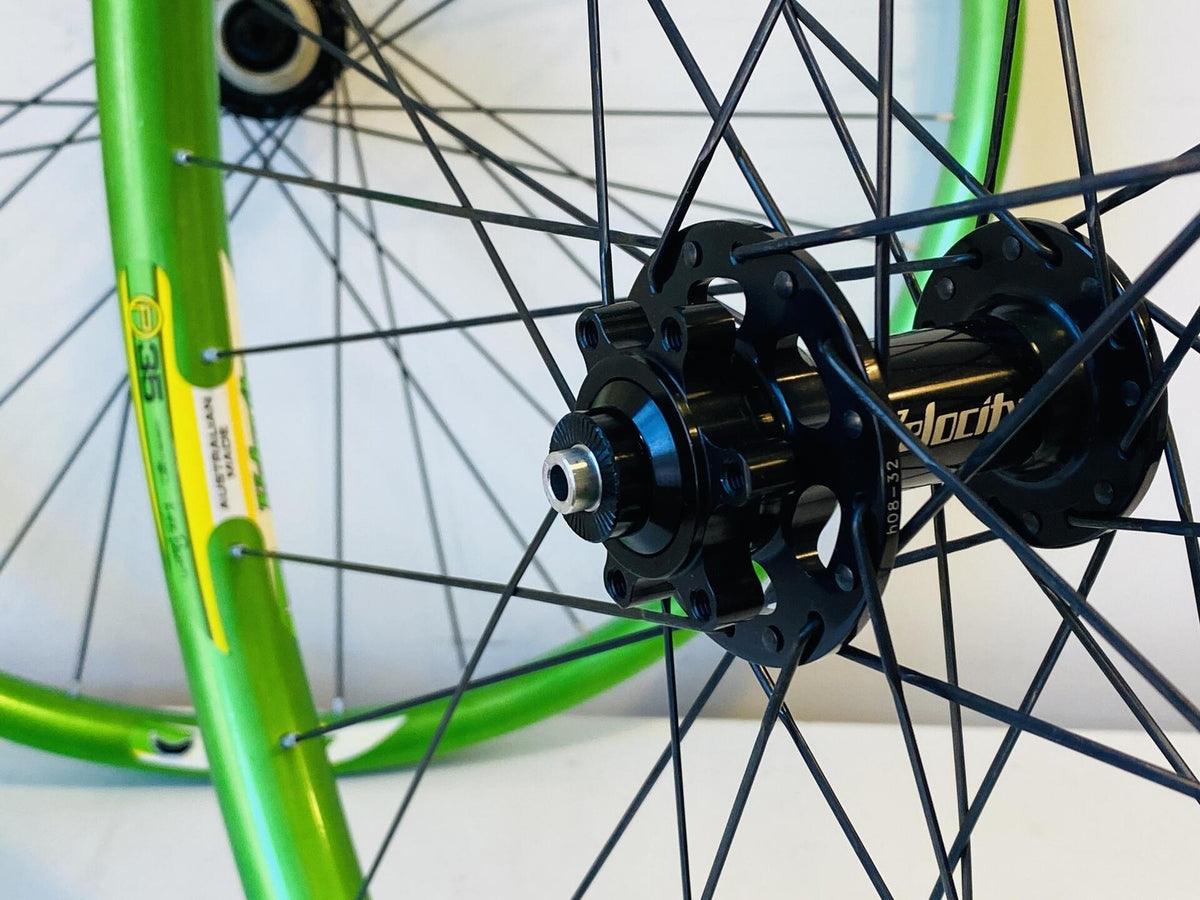 Velocty P-35 700c MTB/Gravel Clincher Wheelset 32h 8-10s 100/135mm - Anti Green 6