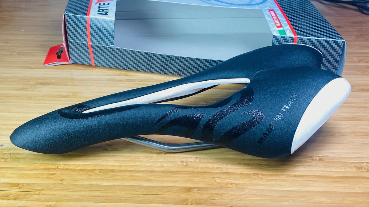 ARTE SELLE Carbon Titanium Rail Black/White Cutout Racing Saddle Made in Italy 2